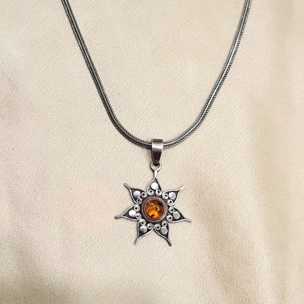 Silver chain w silver pendant and amber stone necklace